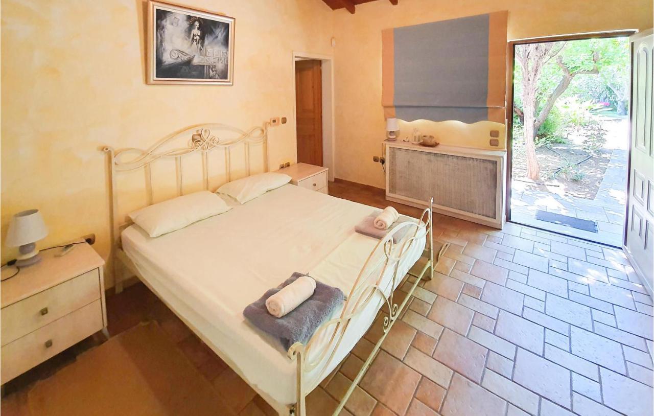 Lovely Home In Kiato With Wifi Ngoại thất bức ảnh