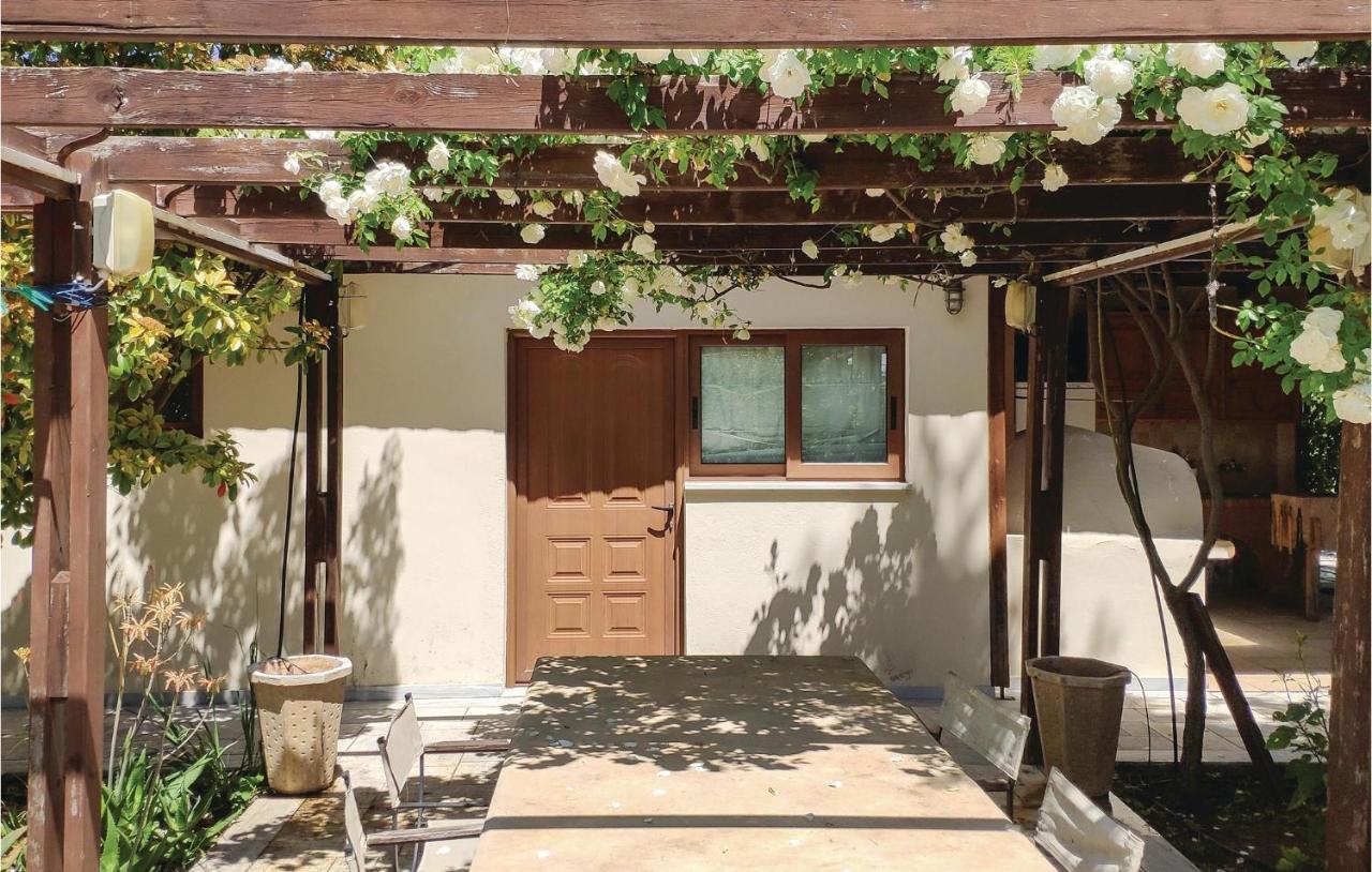 Lovely Home In Kiato With Wifi Ngoại thất bức ảnh
