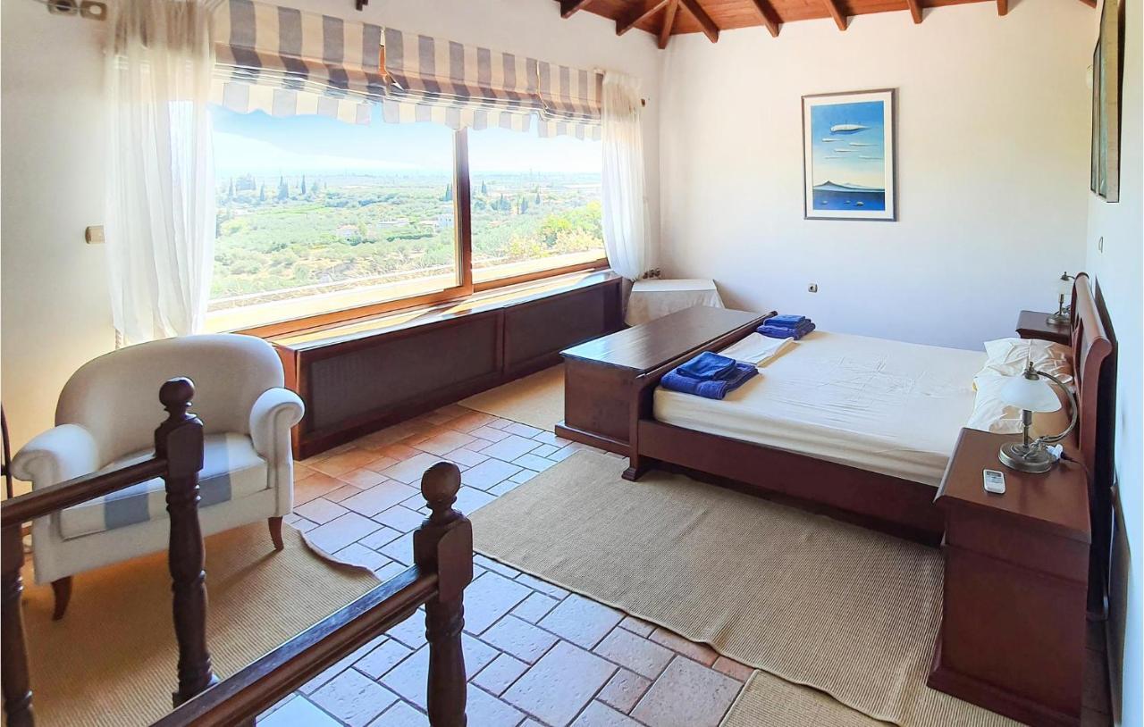Lovely Home In Kiato With Wifi Ngoại thất bức ảnh